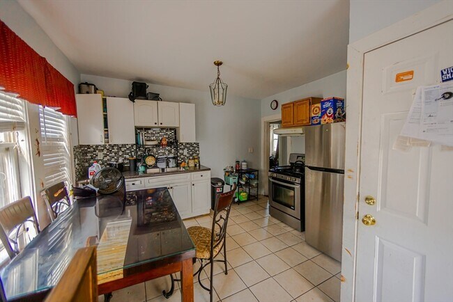 21 Granfield Ave unit 1, Roslindale, MA 02131 - photo 2