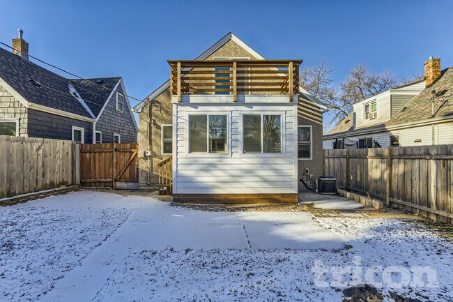 906 Cherokee Ave, Saint Paul, MN 55118 - photo 6