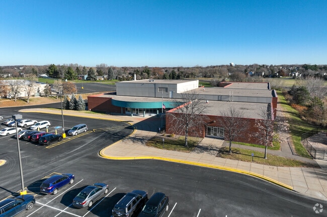 Dakota Ridge School has a student-teacher ratio of 5 to 1.