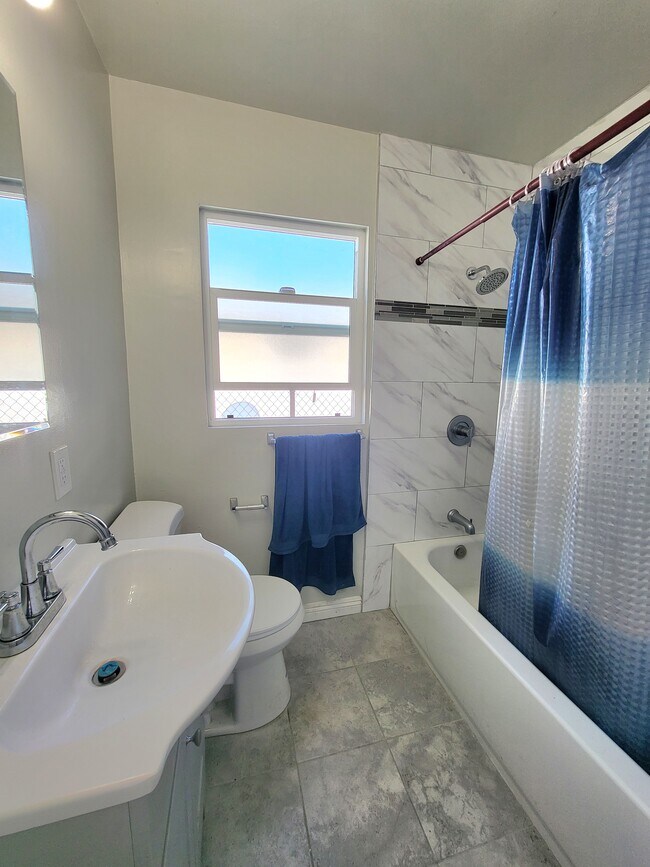 6120 S Wilton Place unit 1, Los Angeles, CA 90047 - photo 4