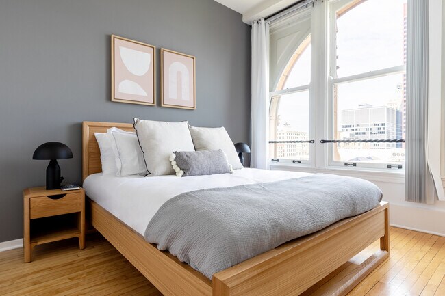 300 N Canal St unit FL17-ID1389, Chicago, IL 60606 - photo 6