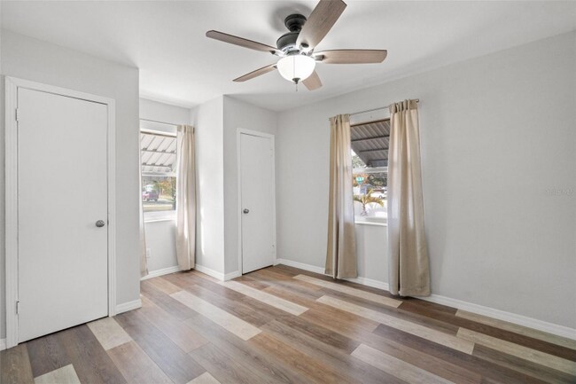 5555 13th St N, Saint Petersburg, FL 33703 - photo 7