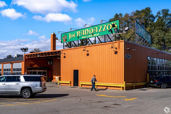 Joe Randazzo's offers fresh produce at whole sale prices.