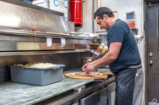 Jo Jo Pizza in Tate Springs makes phenomenal food and drink.