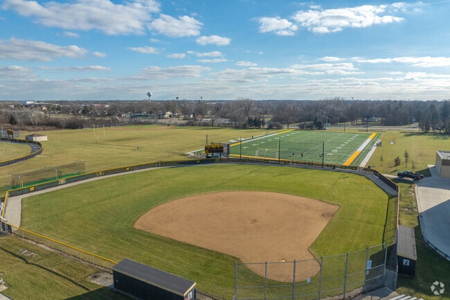 Hinsdale South High School has great academic and athletic opportunities for students.