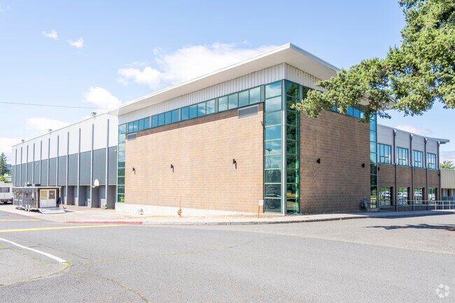 Hood River Valley High School offers top-notch education and opportunities.