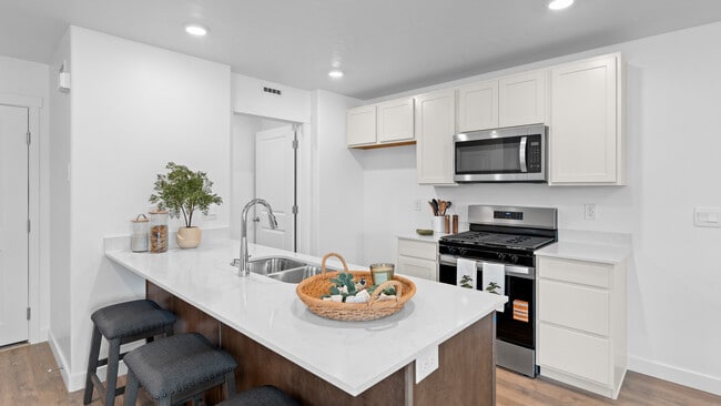 1796 E Albion Dr unit 1141, Salem, UT 84653 - photo 3