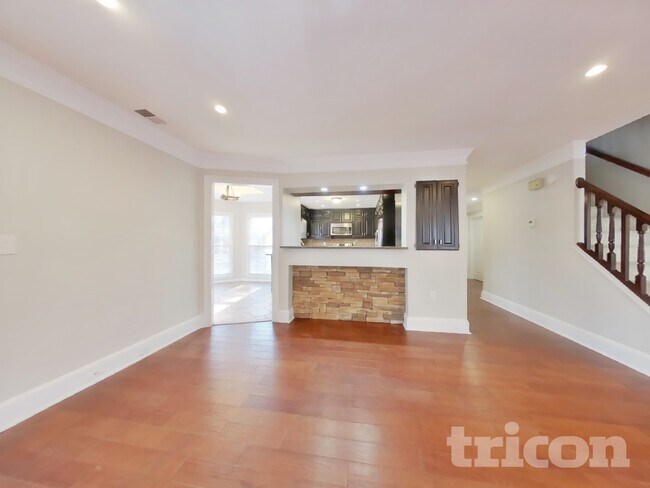 1050 Swan Mill Ct, Suwanee, GA 30024 - photo 2