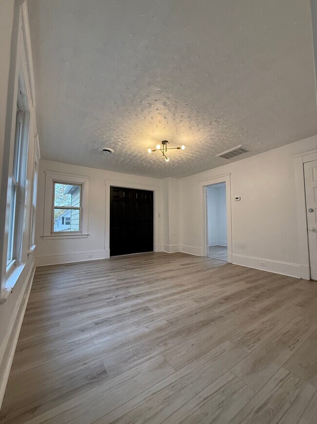 1825 Clover Ave unit 2, Cleveland, OH 44109 - photo 7