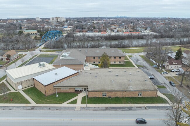 Kids enjoy learning in the inspiring atmosphere of Lincoln Elementary School.