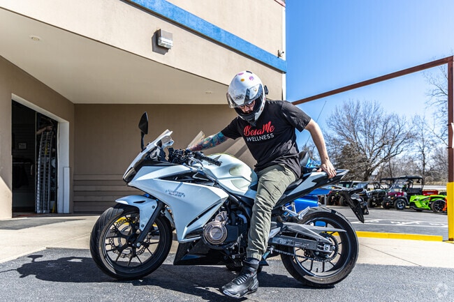 Calico Farms is a vibrant Kansas City neighborhood with a strong sense of community.