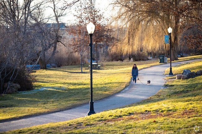 Take an evening stroll along the Kuna greenbelt.