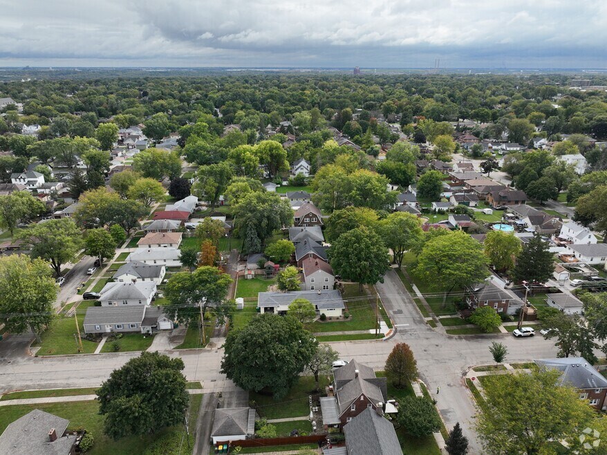 1004 Douglas St, Joliet, IL 60435 - photo 2