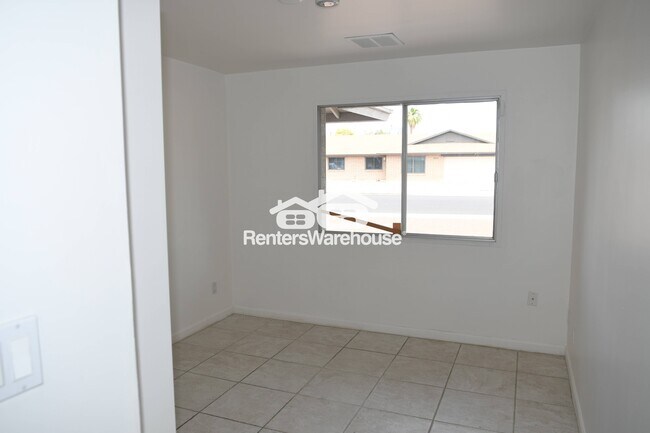 2111 E Oxford Dr, Tempe, AZ 85283 - photo 7
