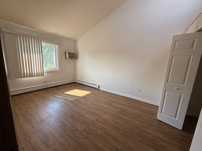 490 Pleasant Run Dr unit 490-F, Wheeling, IL 60090 - photo 4