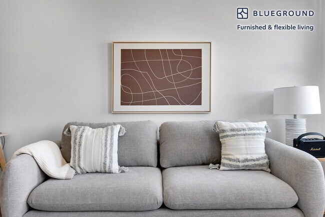 3345 Wilshire Blvd unit FL11-ID1419, Los Angeles, CA 90010 - photo 2