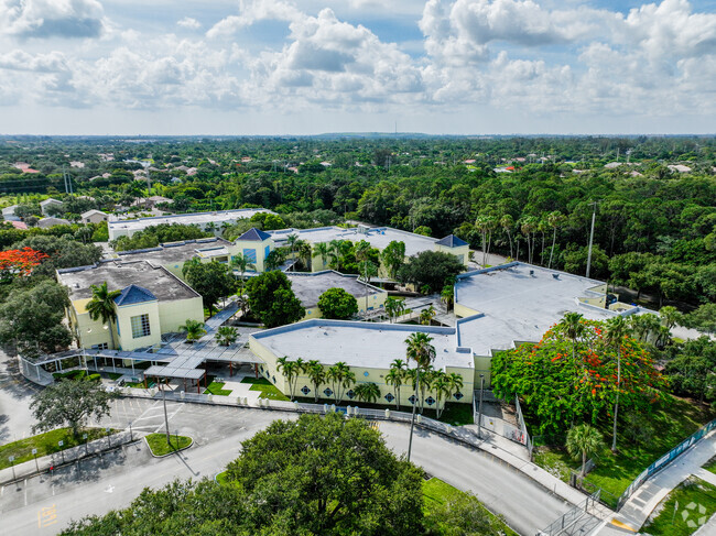 Riverglades Elementary enjoys great reviews from the Florida Education Department.