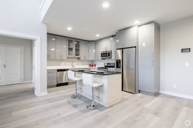 Taj Estates of Franklin, Franklin, MA 02038 - photo 2