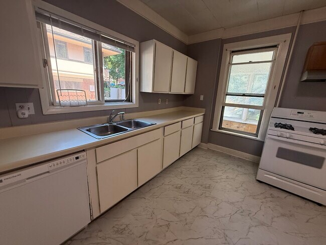 1915 University Ave unit 1, Madison, WI 53726 - photo 3