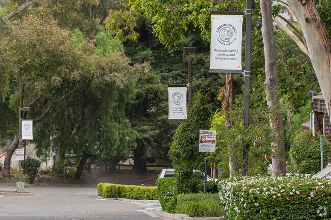 Several banners around the campus of Lindamood Bell Academy help motivate students.