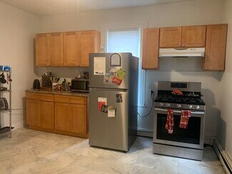 32 E Cottage St, Boston, MA 02125