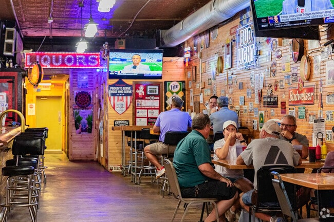 The County Cage serves up delicious fare like burgers and prime rib to St. Pauls' hungry residents.