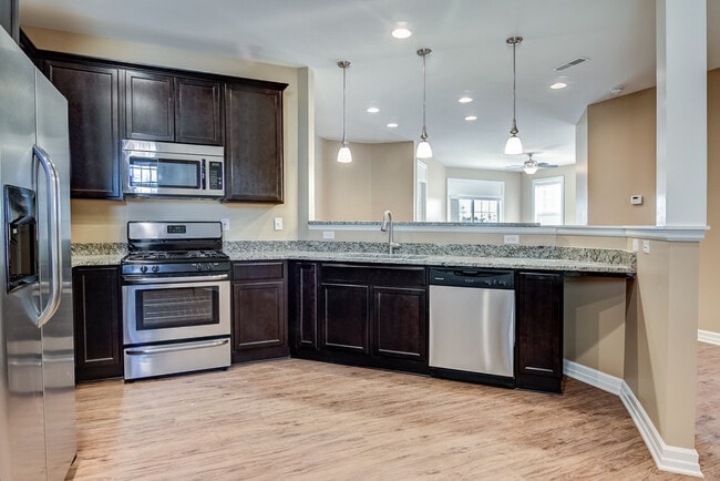 Pembrook Place, Rockford, IL 61109 - photo 2