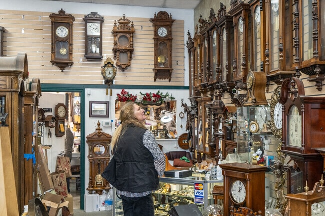 Danville Clocks is located nearby Diablo and serves all your antique clock repair needs.