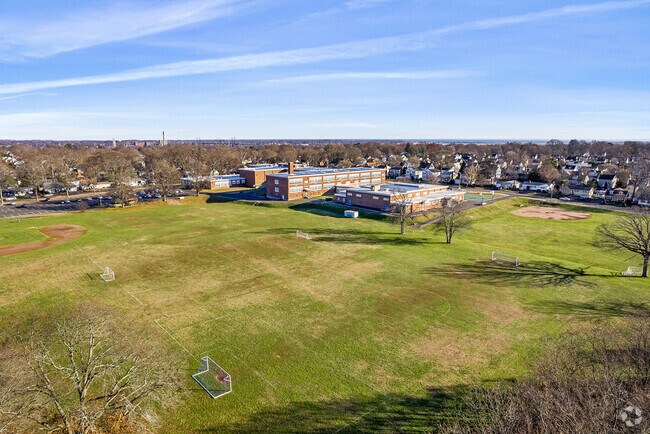 David Wooster Middle School is conveniently located on Lincoln Street in Stratford.