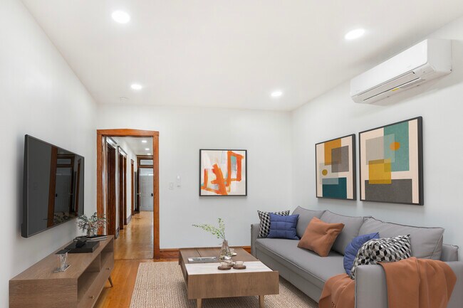 3115 N Davlin Ct unit 3, Chicago, IL 60618 - photo 4