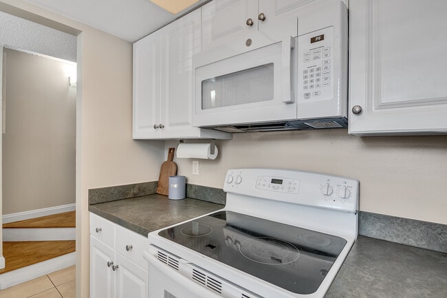 1901 Indian River Blvd unit D202, Vero Beach, FL 32960 - photo 7