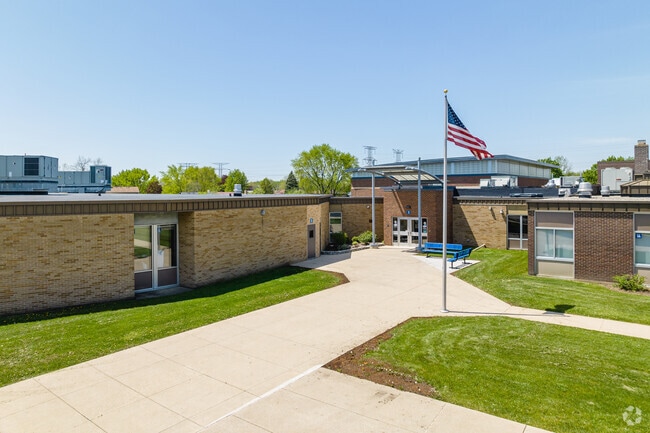 Westview Elementary School is a well rated public school in Wood Dale that offers several afterschool clubs for students, like art club and newspaper.