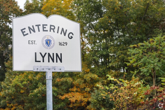 Residents of Upper Walnut Street are welcomed by the Lynn sign.