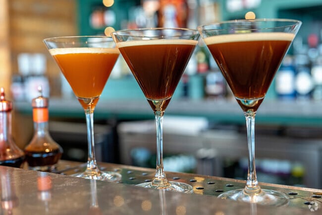 Diners sip on an assortment of delicious martinis in the Oceanfront neighborhood.