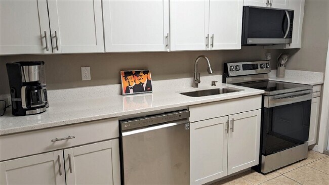 496 28th Ave N unit 1, Saint Petersburg, FL 33704 - photo 6