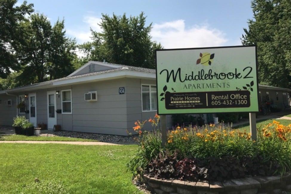 103 N Lloyd St unit 6, Milbank, SD 57252 - photo 1