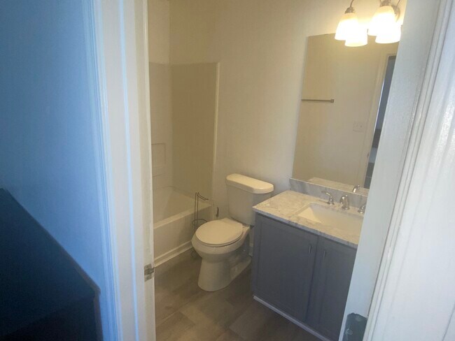 2195 Timberwood Cir N unit A, Tallahassee, FL 32304 - photo 3