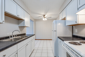 321 Larpenteur Ave E, Maplewood, MN 55117