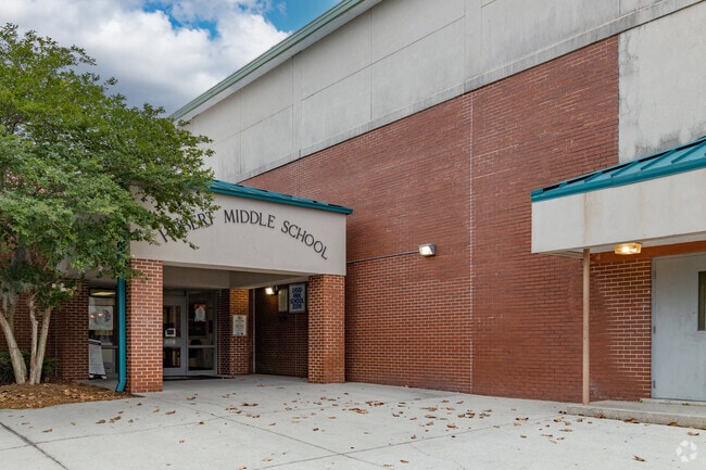 Avondale students in grades 6-8 attend Hubert Middle School.