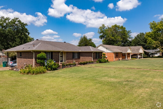 Gilmore is home to many ranch homes.