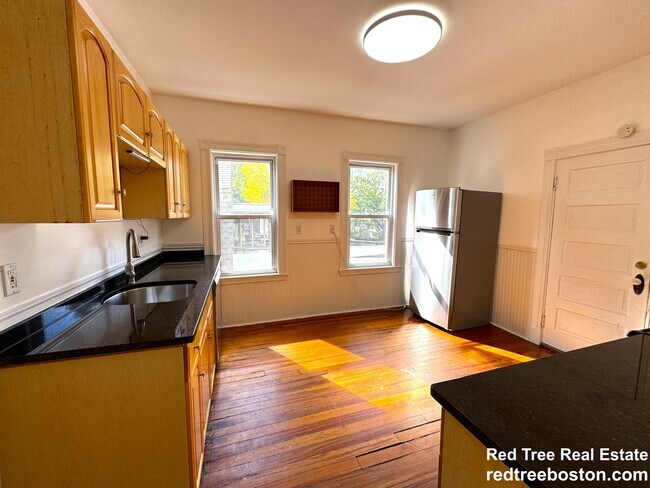 67 Washburn Ave unit 2, Cambridge, MA 02140 - photo 5