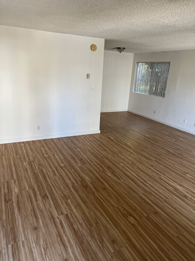 11515 Ohio Ave, Los Angeles, CA 90025 - photo 5