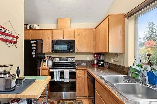 12014 SE Bush St unit C, Portland, OR 97266 - photo 4