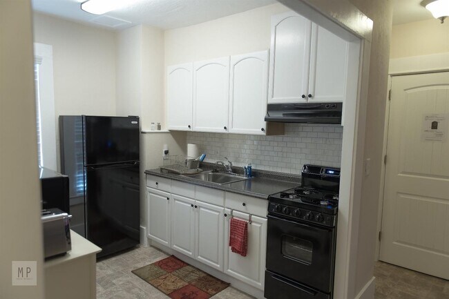 104 W Fulton St unit 104, Stockton, CA 95204 - photo 2