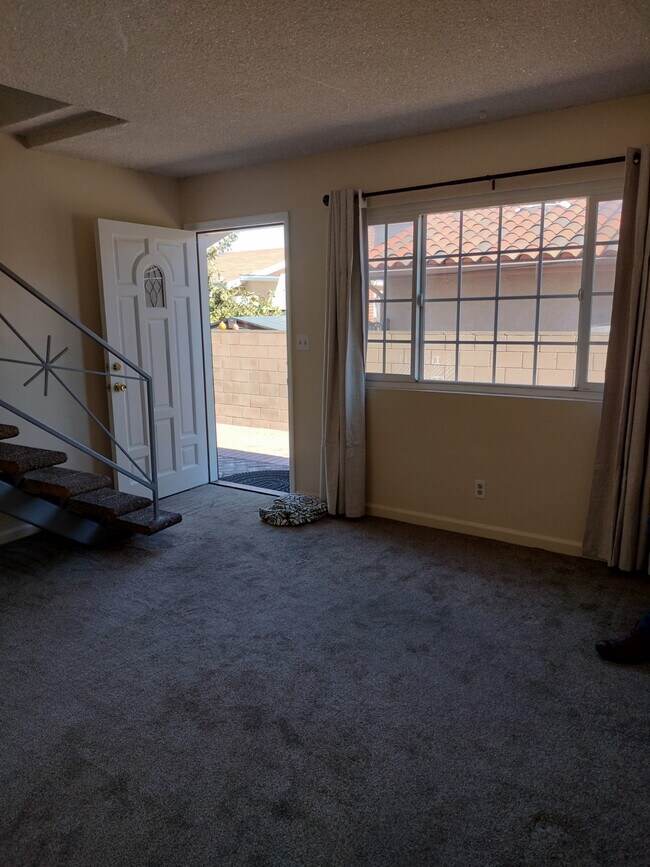 4364 W 133rd St unit C, Hawthorne, CA 90250 - photo 2