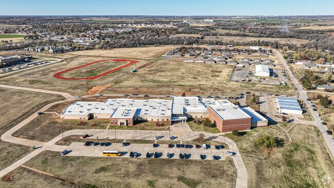 Newcastle Middle School is a great choice for Newcastle Jr. High age kids.