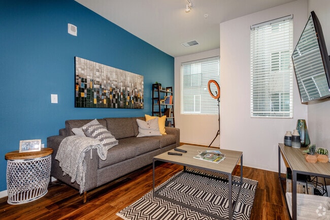 Luxury Housing - Uncommon Fort Collins, Fort Collins, CO 80524 - photo 2