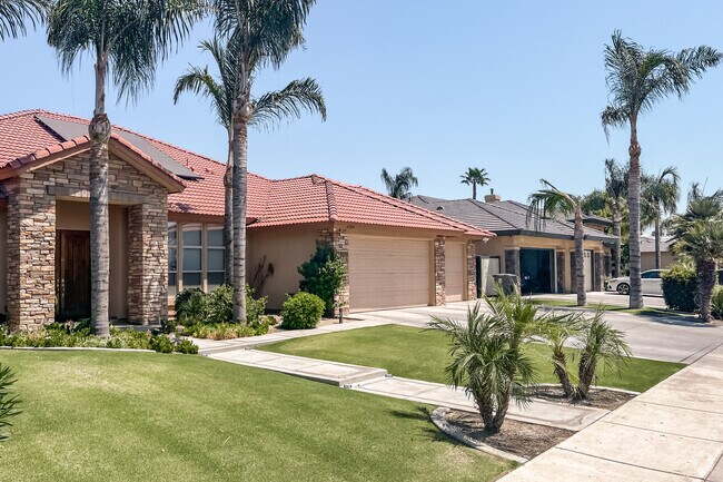 Palm Trees thrive throughout the homes of Stone Creek.