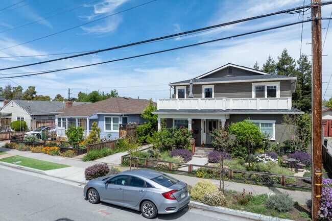 A mix of timeless bungalows and updated Craftsman architecture reflects Ventura’s rich, layered character in Palo Alto.