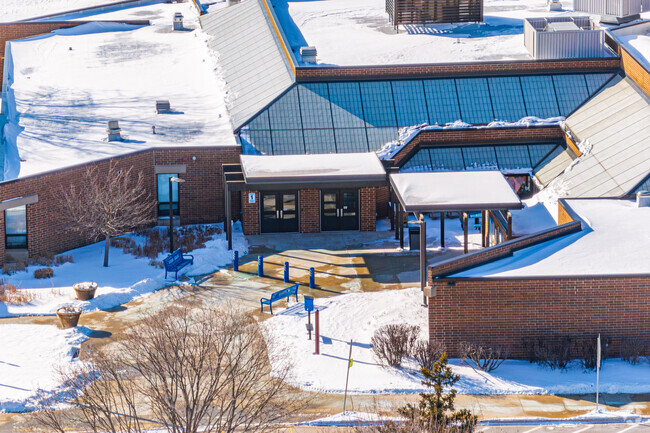 Sarah Adams Elementary School has 404 students in grades K-5.